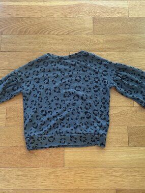 Gap animal print sweatshirt (6-7)